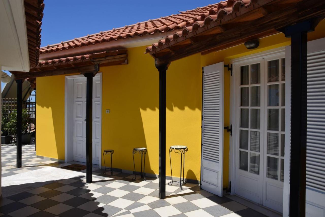 The Yellow Art Home 칼라마타 외부 사진