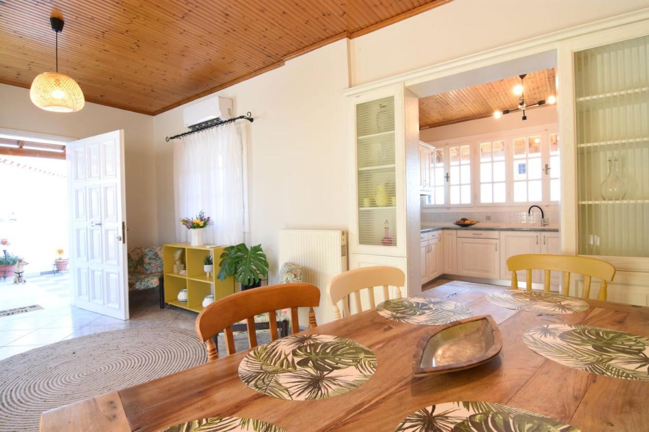 The Yellow Art Home 칼라마타 외부 사진