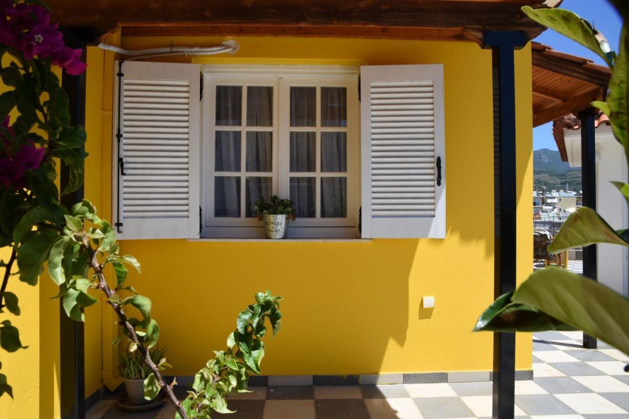The Yellow Art Home 칼라마타 외부 사진