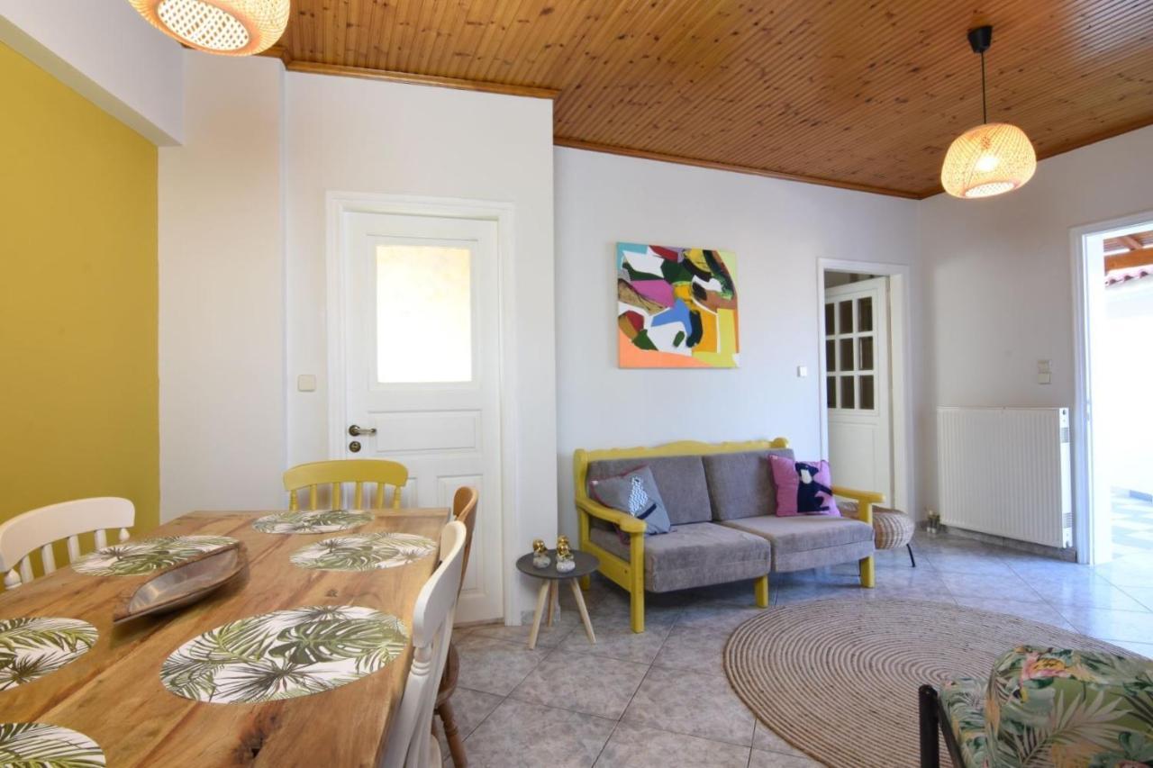 The Yellow Art Home 칼라마타 외부 사진
